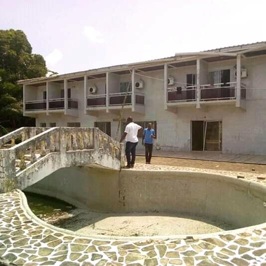 L'hôtel En Bordure De Mer À Vendre À Kribi... 