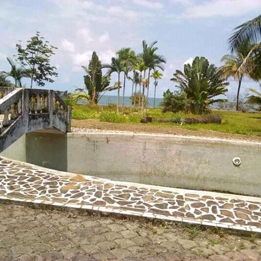 L'hôtel En Bordure De Mer À Vendre À Kribi... 