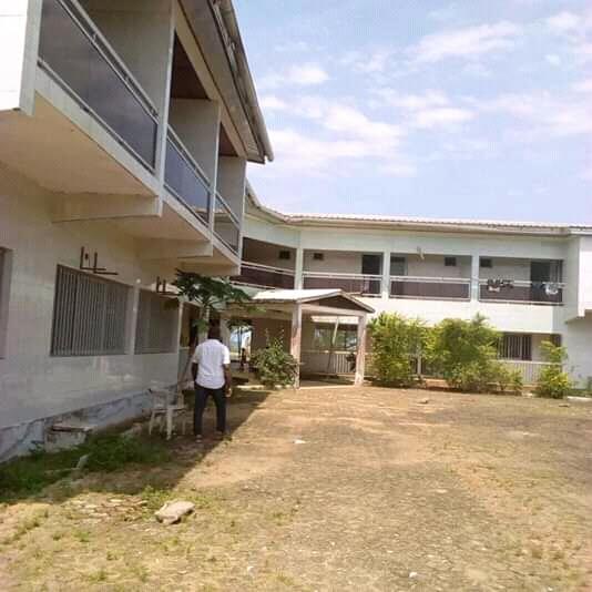 L'hôtel En Bordure De Mer À Vendre À Kribi... 