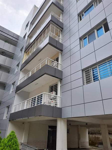 Grand Immeuble À Vendre À Bonapriso 