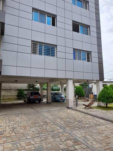 Grand Immeuble À Vendre À Bonapriso 