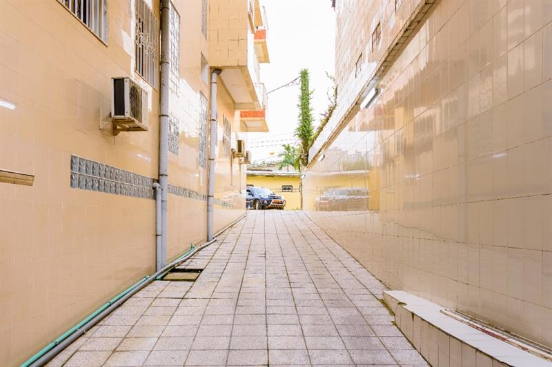 Immeuble R+5 À Vendre À Bonanjo 