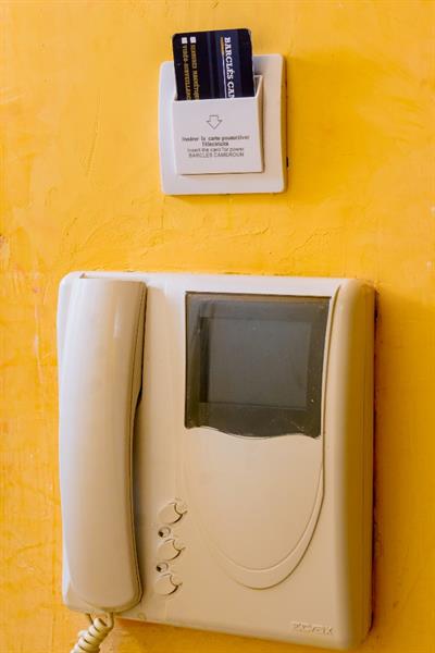 Immeuble R+5 À Vendre À Bonanjo 