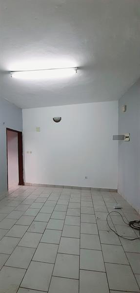 Studio Moderne Propre À L'immeuble En Bordure Du Goudron À Louer 