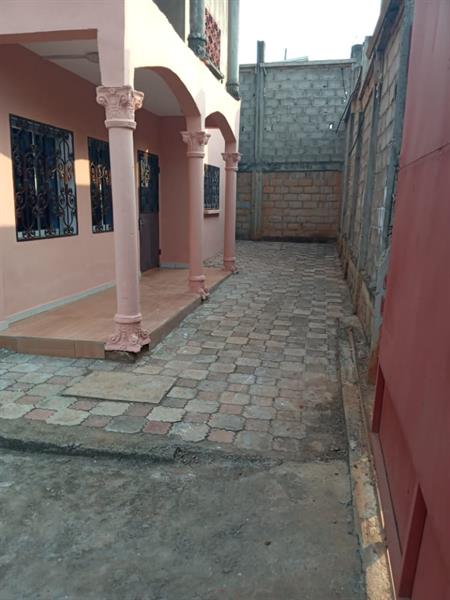 Immeuble (3 Appartements) À Vendre : Haut Standing Dans Un Nouveau Quartier Résidentiel A Tradex Eleveur (Ngousso) 