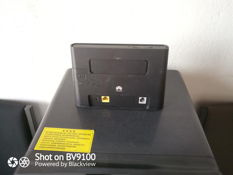 Huawei - Modem Routeur Wifi 4G/3G Lte Cpe B310s-22 Compatible Avec Tous Les Operateurs Telecom Du Cameroun 