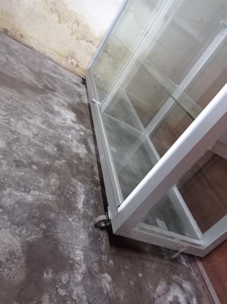 Grand Présentoir En Aluminium En Vente Sur Douala 