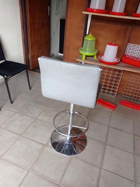 Chaise Pour Bureau, Salon De Coiffure Et Autres - Douala 