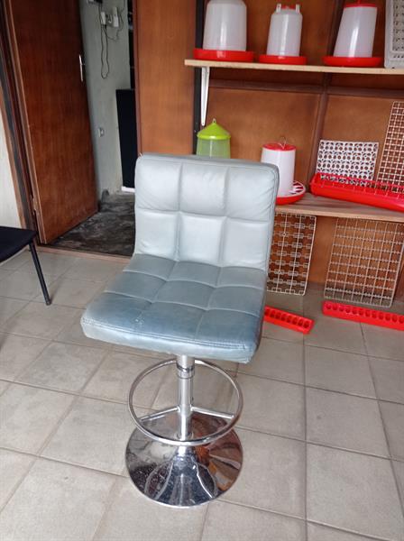 Chaise Pour Bureau, Salon De Coiffure Et Autres - Douala 