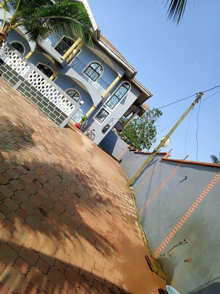Magnifique Duplex Meublé Exttra Spacieux Surr 1200M2 À Louer À Nkoabang À 2Minutes E L'axe Principal J &  J CORPORATION