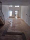 Grande Boutique Avec Mezzanine Parrking À Essos,, Yaoundé, Immobilier au Cameroun