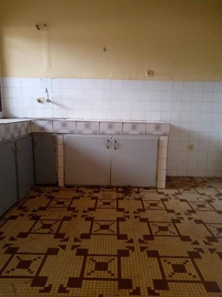 Grande Villa Avec Espace Vert Eau Chaude Parking Baignoire À Bastos 4Chambres 3Douches J &  J CORPORATION
