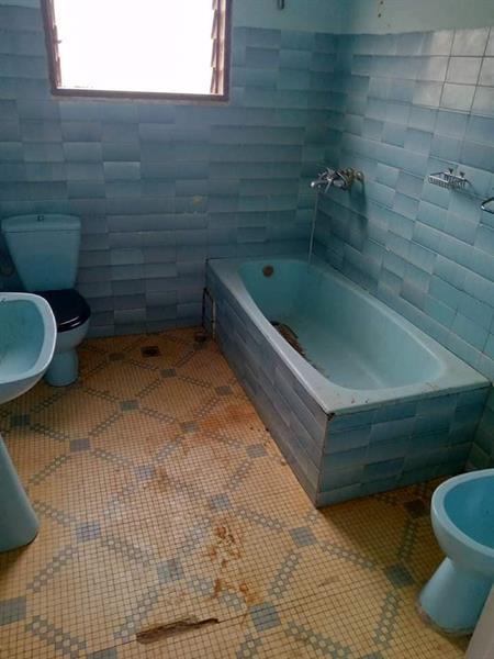 Grande Villa Avec Espace Vert Eau Chaude Parking Baignoire À Bastos 4Chambres 3Douches J &  J CORPORATION