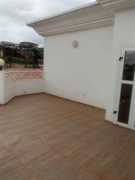 Appartement Avec Gardien Eau Chaude Groupe Électrogène Parking Baignoire À Odza 2Chambres 2Douches 4Balcons J &  J CORPORATION