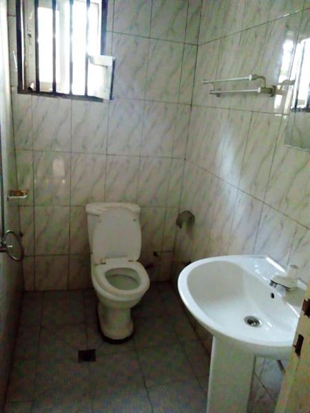 Duplex Avec Eau Chaude Parrking Baignoire À Odza Petit March 4Chambres 3Douches 2Salon Cuisine J &  J CORPORATION