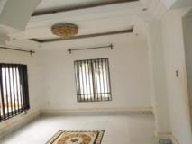 Duplex Avec Eau Chaude Parrking Baignoire À Odza Petit March 4Chambres 3Douches 2Salon Cuisine,, Yaoundé, Immobilier au Cameroun