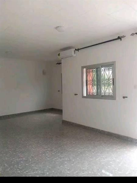 Appartement Avec Clim Gardien Forage Parking À Odza Messamendongo 2Chambrres 2Douches J &  J CORPORATION