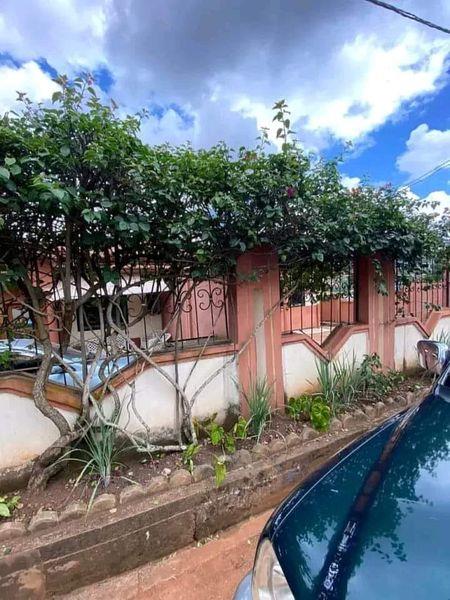 Belle Villa Avec Eau Chaude Forage Baignoire Parking À Messassi 4Chambres 4Douches 2Salons Cuisine Plus Dépendance J &  J CORPORATION