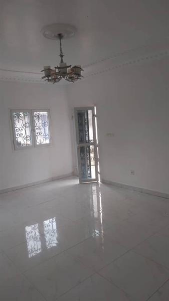 Appartement Avec Parking Gardien Eau Chaude 3Chambres 2Douches J &  J CORPORATION
