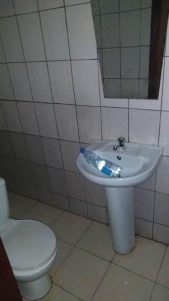 Appartement À Essomba  2Chambres 1Douche J &  J CORPORATION