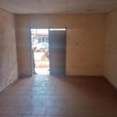 Boutique À Emombo,, Yaoundé, Immobilier au Cameroun