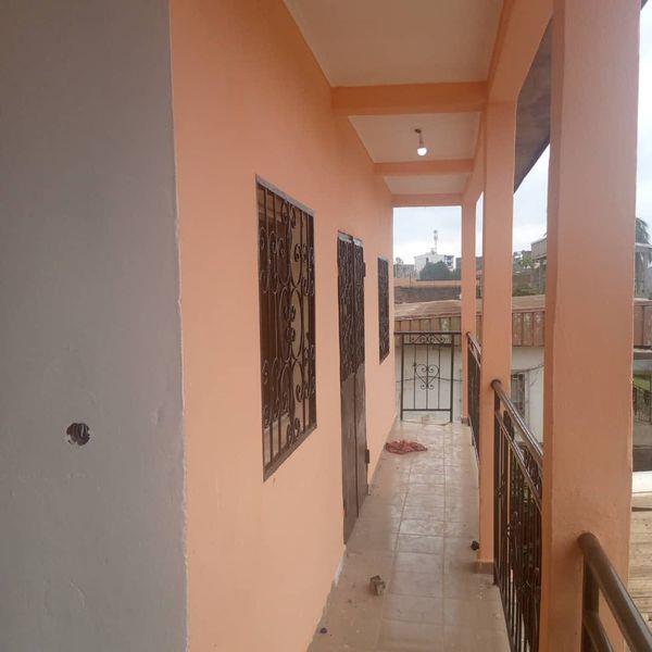 Appartement Neuf En Bordure De Route Essos 2Chambres 1Douche J &  J CORPORATION