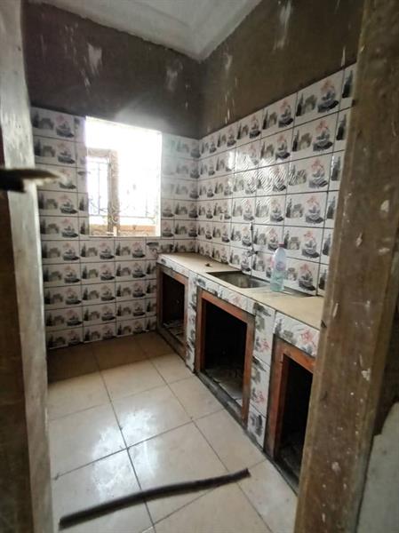Chambre Neuve Forage À Tsinga Village J &  J CORPORATION