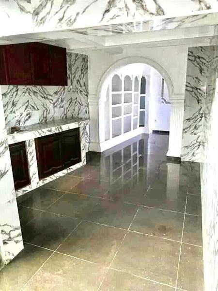 Appartement Chic Avec Eau Chaude Baignoire Parking À Éleveur Bordure De Goudron J &  J CORPORATION