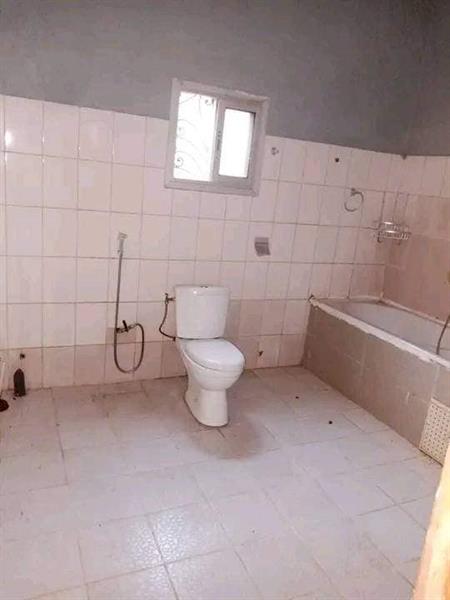 Appartement Individuel Avec Parking Baignoire À Auberge Bleue 3Chambres 3Douches J &  J CORPORATION