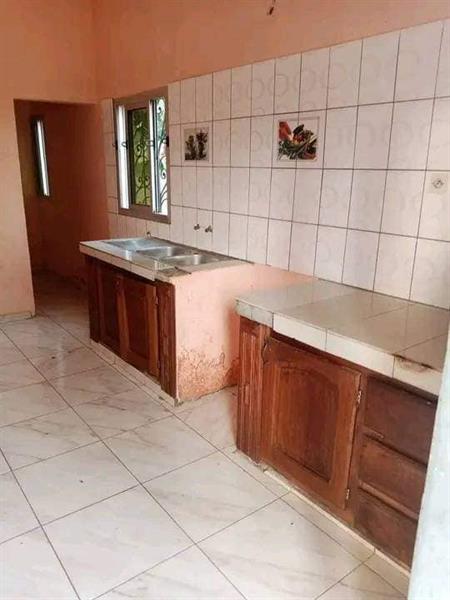 Appartement Individuel Avec Parking Baignoire À Auberge Bleue 3Chambres 3Douches J &  J CORPORATION