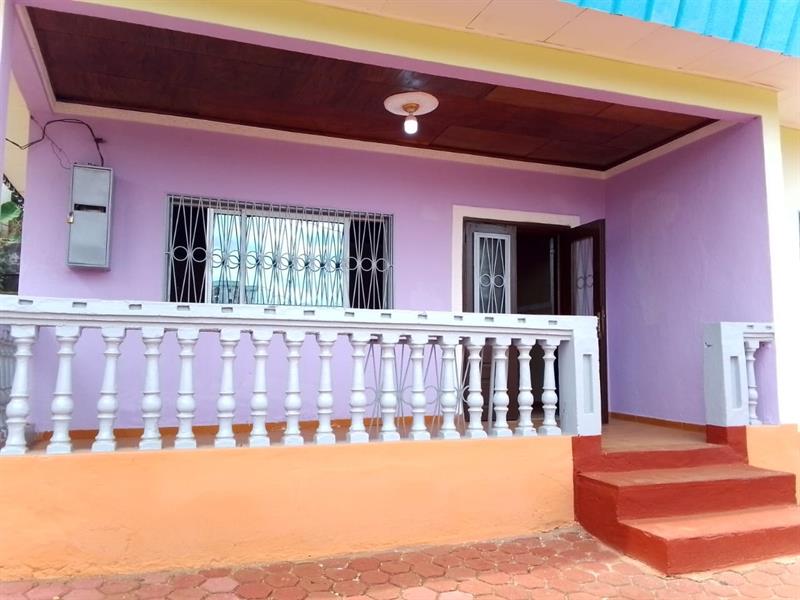 Villa Avec Eau Chaude Parking À Essomba 3Chambres 3Douches J &  J CORPORATION