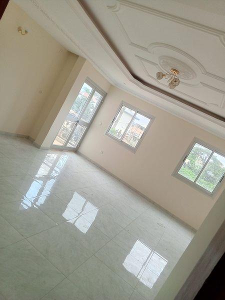 Appartement Haut Standing Neuf Avec Eau Chaude Gardien Forage À Nkoabang Bordure De Route Secondaire J &  J CORPORATION