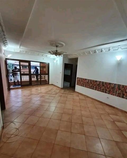 Appartement Avec Eau Chaude Gardien Parking Forage À Nsam 2Chambres 2Douches J &  J CORPORATION