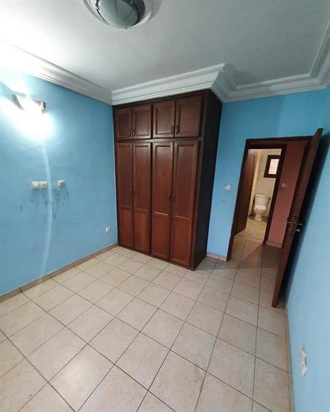 Appartement Avec Eau Chaude Gardien Parking Forage À Nsam 2Chambres 2Douches J &  J CORPORATION