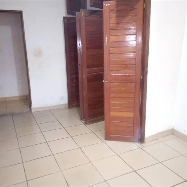 Appartement Individuel Avec Parking À Mimboman 3Chambres 2Douches J &  J CORPORATION