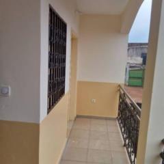 Bel Appartement Avec Parking À L'immeubles À Mimboman 2Chambrres 1Douche,, Yaoundé, Immobilier au Cameroun