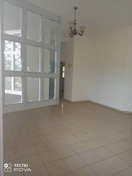 Appartement Haut Standing Avec Parking En Bordure De Route À Obobogo 2Chambres 2Douches J &  J CORPORATION