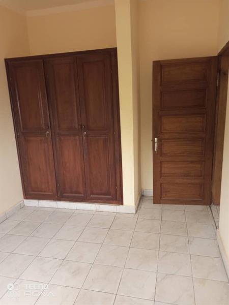 Bel Appartement Avec Parking Forage À Mendong 2Chambres 2Douches J &  J CORPORATION