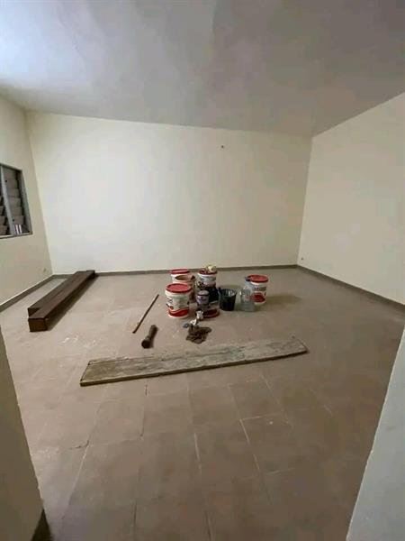 Appartement Avec Parking À Mendong Non Loin Du Goudron 3Chambres 2Douches J &  J CORPORATION
