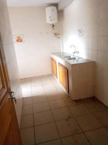 Appartement Avec Eau Chaude Wifi Gardien Forage Parrking 20 Voitures À Simbock 2Chambrres 2Douches J &  J CORPORATION