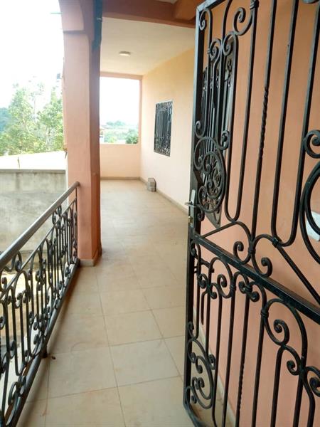 Appartement Avec Eau Chaude Wifi Gardien Forage Parrking 20 Voitures À Simbock 2Chambrres 2Douches J &  J CORPORATION