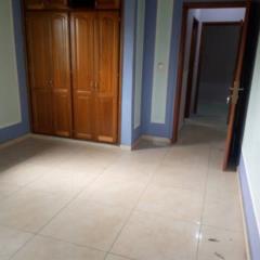 Appartement Haut Standing Avec Clim Eau Chaude Parking Gardien Forage À Mimboman 32Chambrres 2Douches,, Yaoundé, Immobilier au Cameroun