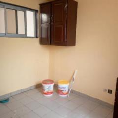 Studio Avec Parking Forage À Essos,, Yaoundé, Immobilier au Cameroun