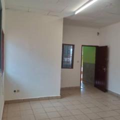 Studio Avec Parking Forage À Essos,, Yaoundé, Immobilier au Cameroun