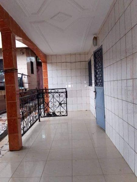 Appartement Avec Parking À Kondengui 2Chambrres 1Douche J &  J CORPORATION