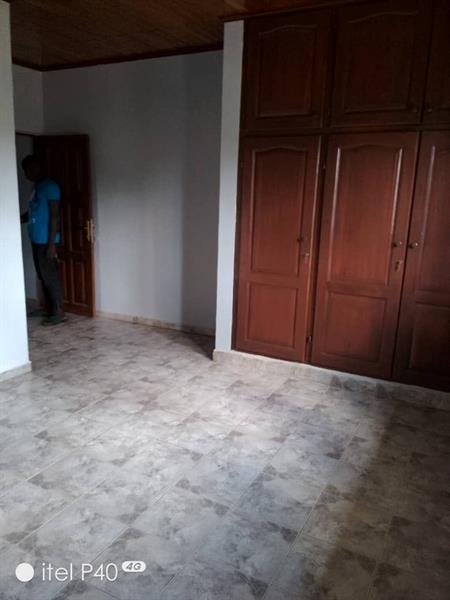 Vaste Appartement Neuf Avec  Parking Forage À Nkoabang 2Chambres 2Ddouches J &  J CORPORATION