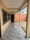 Villa Spacieuse Avec Parking À Essos,, Yaoundé, Immobilier au Cameroun