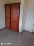 Appartement Avec Parking Gardien Forage À Titi Garage 3Chambres 2Douches,, Yaoundé, Immobilier au Cameroun