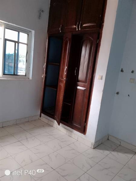 Appartement Avec Eau Chaude Gardien Parking À Mimboman Sapeur 2Chambres 2Douches J &  J CORPORATION