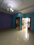 Studio Avec Eau Chaude Gardien Forage Parkings,, Yaoundé, Immobilier au Cameroun